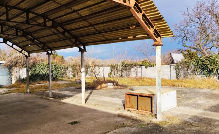 Samostatný oplotený objekt 2100 m2 Devínska Nová Ves - fotografia 12