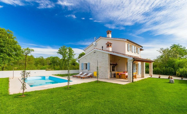 Vila v pokojnom prostredí nad zálivom Raška