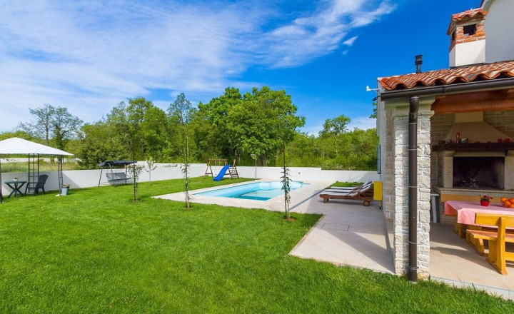 Vila v pokojnom prostredí nad zálivom Raška - fotografia 2