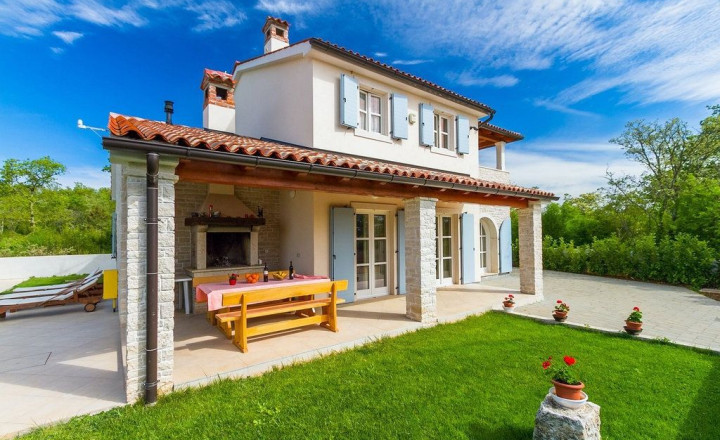 Vila v pokojnom prostredí nad zálivom Raška - fotografia 4