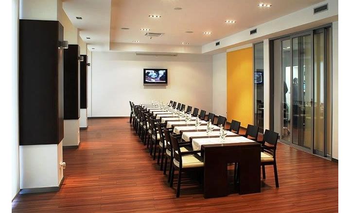 Kancelársky celok so sociálnym zázemím a parkovaním v Business Hoteli Aston, 54m2 - fotografia 11