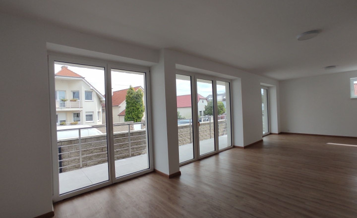 BEZ PROVIZIE Rodinný dom vhodný na administratívu Podunajské Biskupice - fotografia 1