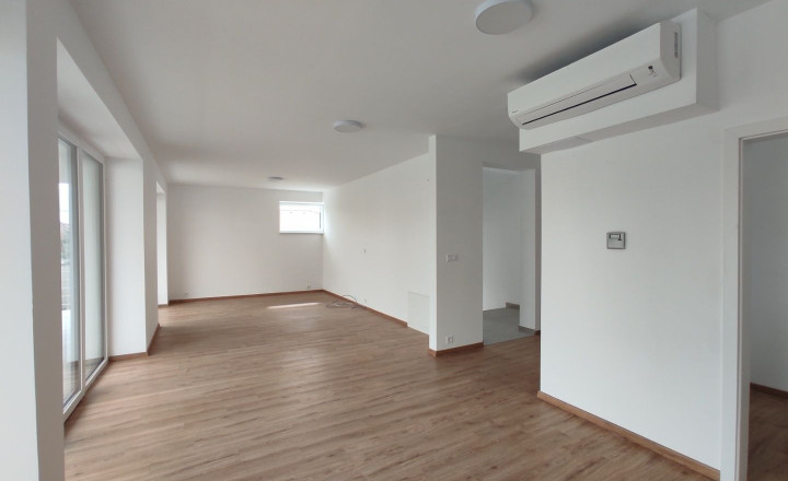 BEZ PROVIZIE Rodinný dom vhodný na administratívu Podunajské Biskupice - fotografia 2