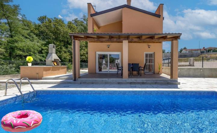 ISTRIA, TINJAN – Dvojdom s bazénom INVESTIČNÁ PRÍLEŽITOSŤ - fotografia 1