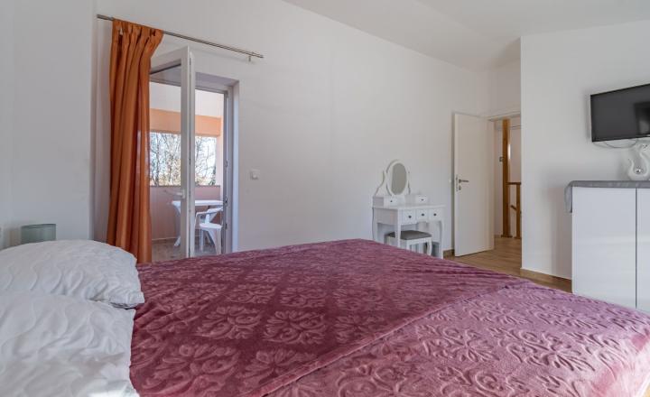 ISTRIA, TINJAN – Dvojdom s bazénom INVESTIČNÁ PRÍLEŽITOSŤ - fotografia 8