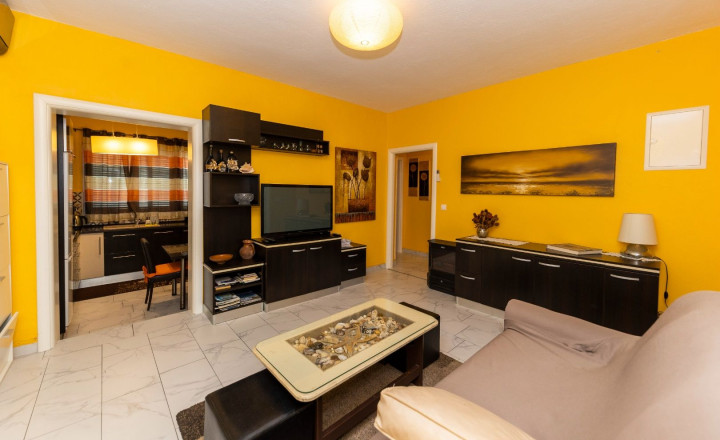 Novozrekonštruovaný dom 287 m², 6 apartmánov, 100 m od mora, Zaton, Zadar - fotografia 3