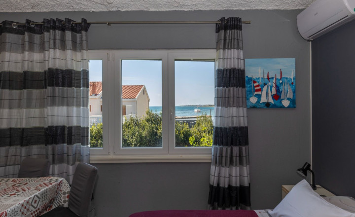 Novozrekonštruovaný dom 287 m², 6 apartmánov, 100 m od mora, Zaton, Zadar - fotografia 7
