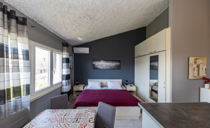 Novozrekonštruovaný dom 287 m², 6 apartmánov, 100 m od mora, Zaton, Zadar - fotografia 8