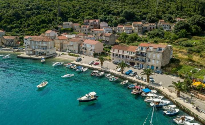 Priestranný apartmán s dvoma spálňami a výhľadom na more, Račišće, ostrov Korčula - fotografia 1