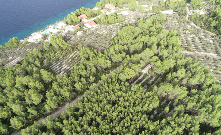 Pozemok s nehnuteľnosťou a výhľadom na more, Prigradica, ostrov Korčula - fotografia 1