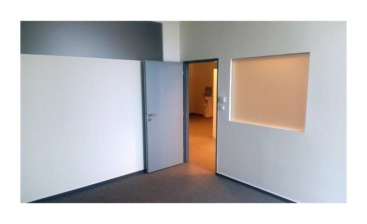 Samostatný kancelársky celok 107m² v blízkosti letiska na prenájom - fotografia 1
