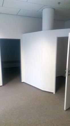 Samostatný kancelársky celok 107m² v blízkosti letiska na prenájom - fotografia 3