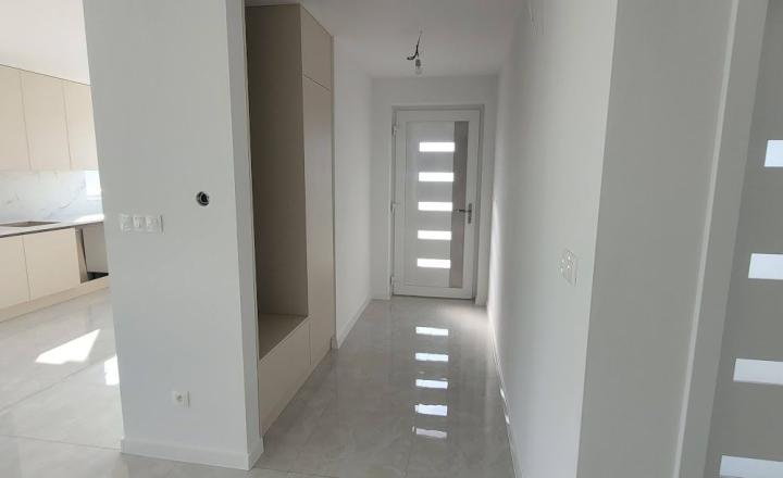 Nadštandardná novostavba 4 izbový bungalov hneď k nasťahovaniu - fotografia 5