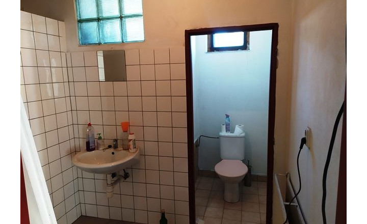 Výrobno-skladový objekt s administratívou na predaj - fotografia 18