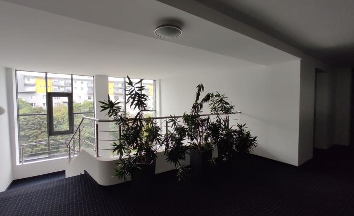 Moderný kancelársky celok s klientskym parkovaním, HOTEL ASTON-Bajkalská 130m2