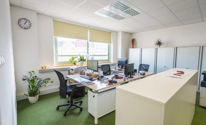 Kancelárske priestory na Námestí SNP, v blízkosti Kamenného Námestia, 80m2 TOP - fotografia 6