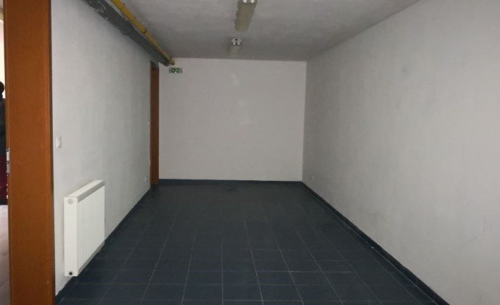 Skladový priestor, v blízkosti Figara, 200 m2 - fotografia 1