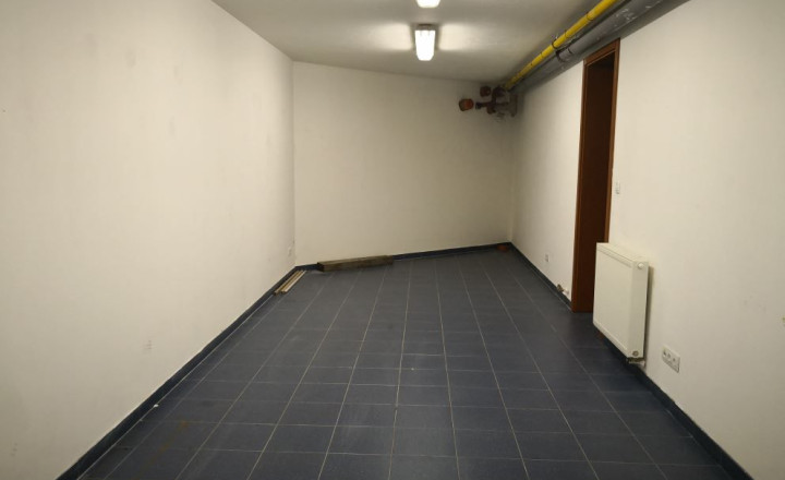Skladový priestor, v blízkosti Figara, 200 m2 - fotografia 3