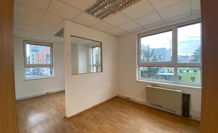 Administratívny priestor na prenájom - Bratislava V - fotografia 1