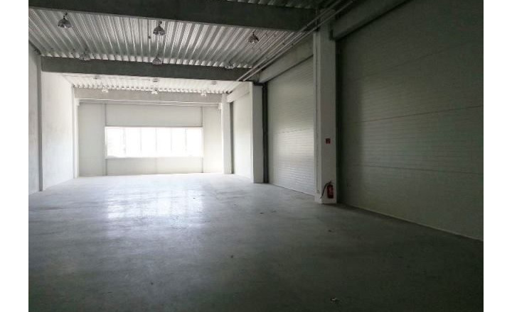 Skladový priestor 405m² v Golden City na prenájom - fotografia 1