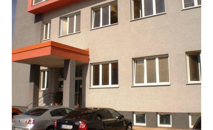 Kancelársky priestor 3x 18,5m² v Ružinove - fotografia 13