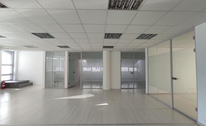 Moderné administratívne priestory s terasou - Palisády, 250 m2 - fotografia 1