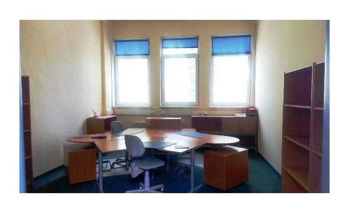 Klimatizovaný kancelársky priestor na Bojnickej ul. v Novom meste, 26m2 - fotografia 1