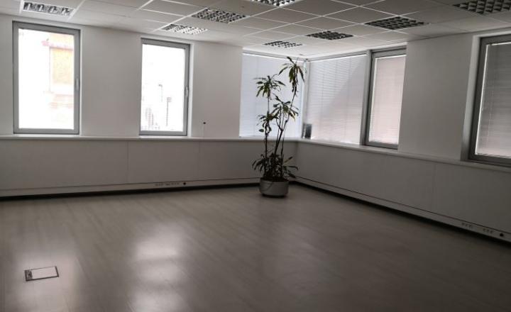 Prenájom Open spacu - Palisády, 130 m2 - fotografia 12