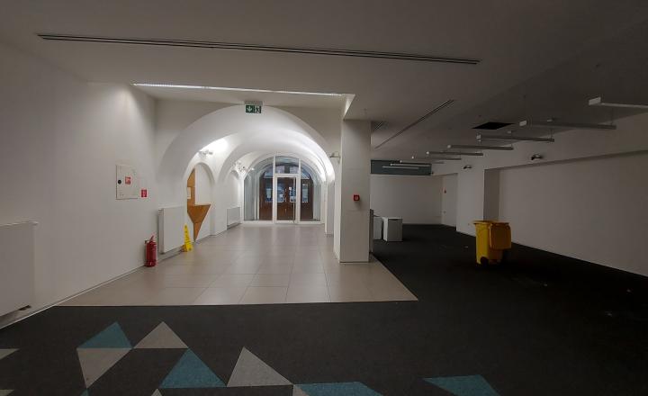 Lukratívny 250-350m2 obchodný priestor na Obchodnej ulici, BAI  - fotografia 9