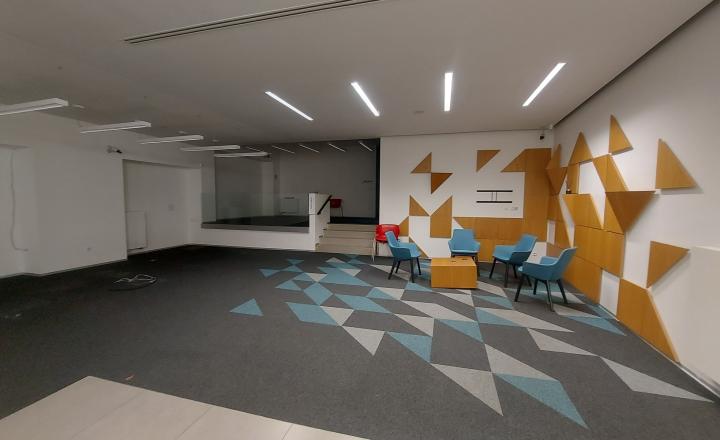 Obchodný priestor 250m2 s možnosťou rozšírenia na 350m2, Obchodná-Staré Mesto - fotografia 10
