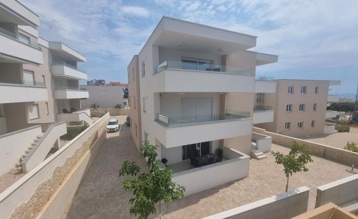 Nové kompletne zariadené apartmány na predaj-  Novalja, ostrov Pag - fotografia 13