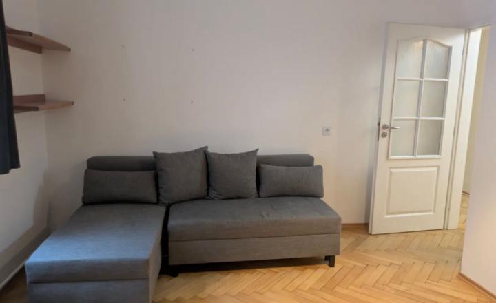 Na prenajom 4-izbový byt priamo v centre Starého mesta Bratislavy TOP - fotografia 4