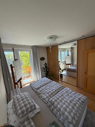 Na predaj 3-izbový byt s rohovým balkónom, Exnárova ulica a garáž 18 m² na Súmračnej ulici - fotografia 1
