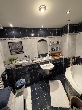 Na predaj 3-izbový byt s rohovým balkónom, Exnárova ulica a garáž 18 m² na Súmračnej ulici - fotografia 4