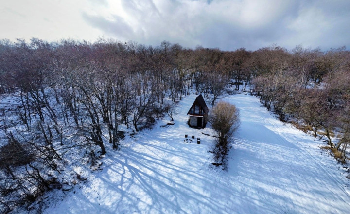 Na predaj unikátna útulná chata na okraji lesa – Malé Karpaty TOP - fotografia 8
