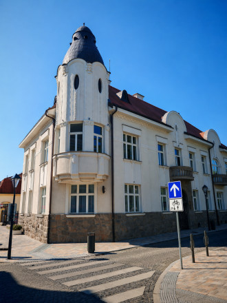 Lukratívne kancelárske priestory + 2x parkovanie, Námestie SNP Trnava, 100m2