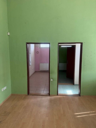 Na prenájom priestranná hala s administratívnym zázemím - Bratislava II - fotografia 3