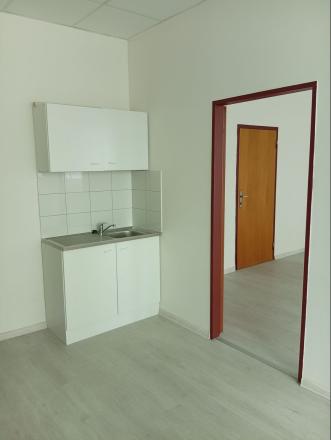 Kancelárske priestory s vlastným kuchynským kútikom, Trenčín