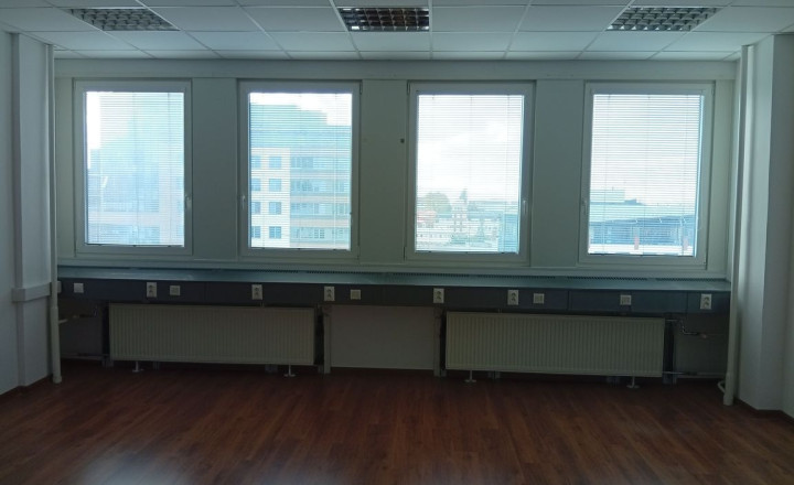 Kancelárske priestory výmerou 18 m², 22 m², 27 m² a 36 m²  - širšie centrum, Trenčín  - fotografia 1