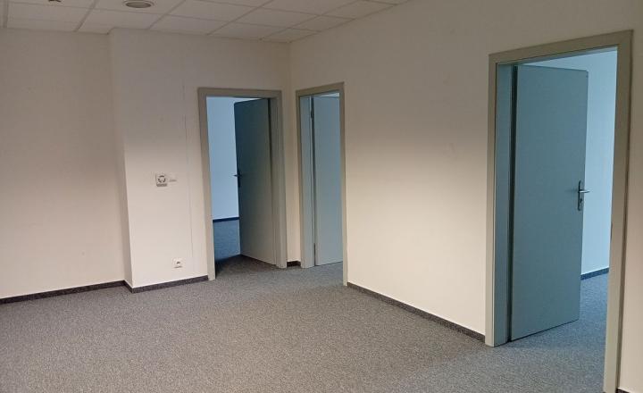 klimatizované administratívne priestory, širšie centrum, Trenčín. - fotografia 1