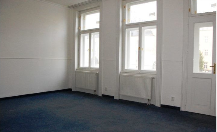 28 m2 až 168 m2 - Obchodné priestory na prenájom, Trenčín-centrum