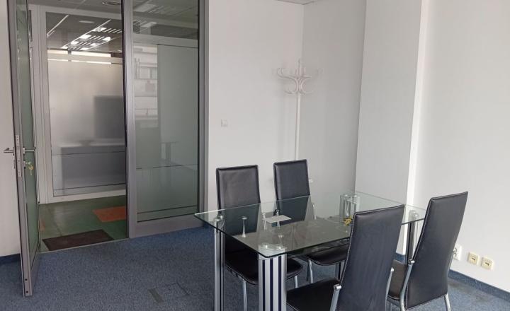 Kancelárie s výmerou - 34, 35, 46, 65 a 83 m2 v Trenčíne – širšie centrum - fotografia 3