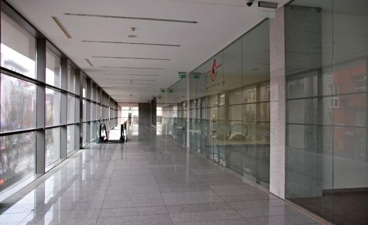 Obchodné priestory na prenájom - Centrum, Trenčín - fotografia 1