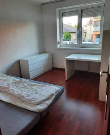 Na predaj 3-izbový byt na prízemí v tichej časti Bratislavy  - fotografia 2