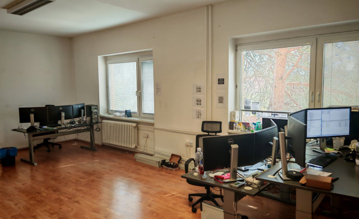 Na prenájom kancelárske priestory - 40m2 + 20m2 + parkovanie, Bratislavská ulica, Trnava - fotografia 3