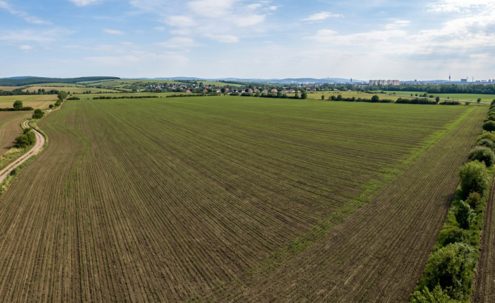 Na predaj veľký investičný pozemok o výmere 22 900 m2 - Senec