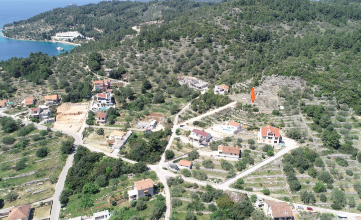 Stavebný pozemok 475 m² vo Vela Luke – Pokojná lokalita blízko centra - fotografia 5
