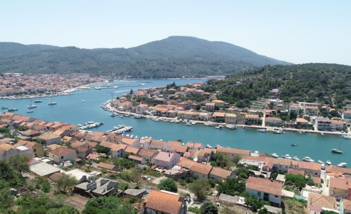 Atraktívny stavebný pozemok s nádherným výhľadom – 1 190 m², Vela Luka, ostrov Korčula - fotografia 4