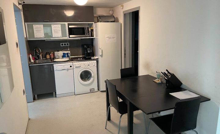 Na predaj nadštandardné administratívno-skladové priestory vo Svätom Jure vrátane pozemku 2086 m2 - fotografia 8