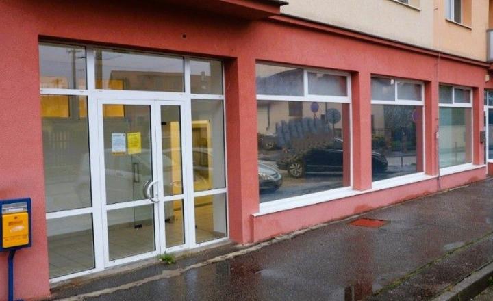 OBCHODNÝ PRIESTOR ORIENTOVANÝ DO ULICE – TRNÁVKA – KAŠMÍRSKA - fotografia 3